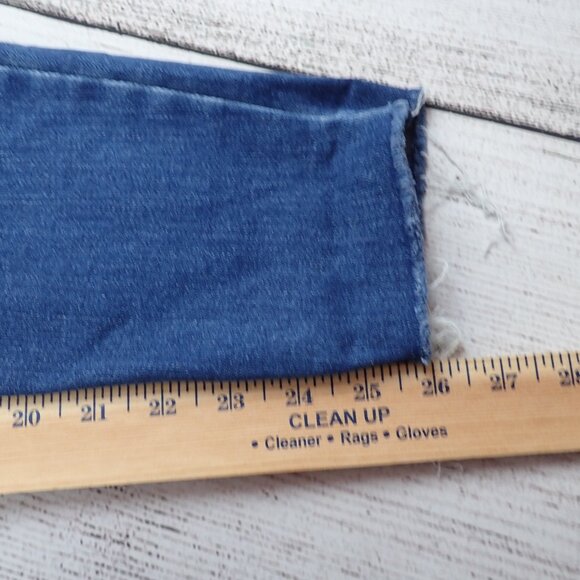 WRANGLER Womens 12 High Rise Unforgettable Skinny Distressed Blue Jeans - Picture 9 of 9